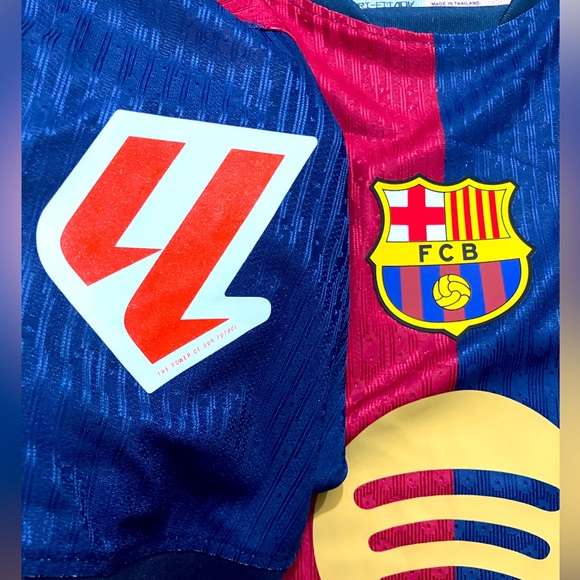 Nike FC Barcelona 2024/25 Match Home
Men's Nike Dri-FIT ADV Soccer Jersey - Picture 12 of 15